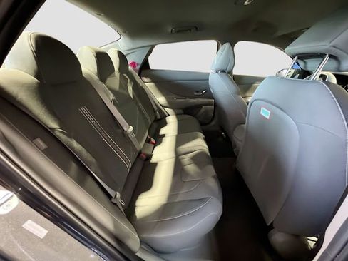 New 2025 Hyundai Elantra SEL image 25