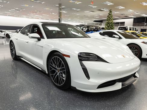 Used 2020 Porsche Taycan Turbo image 4