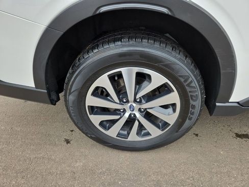 Used 2022 Subaru Outback Premium image 11
