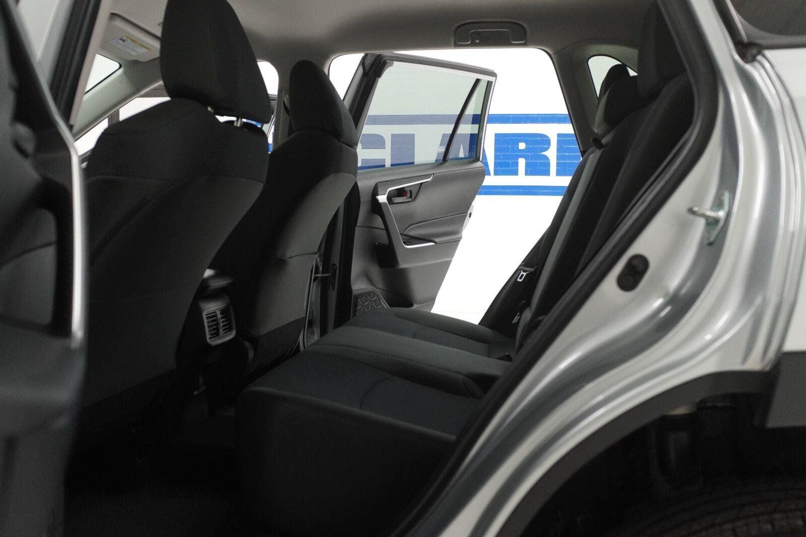 Used 2025 Toyota RAV4 LE AWD/4WD image 24