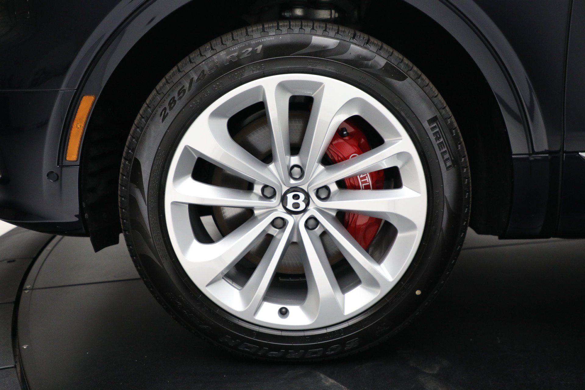 Used 2024 Bentley Bentayga Extended Wheelbase AWD/4WD image 46