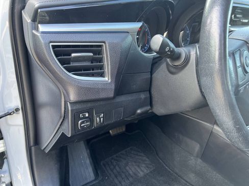 Used 2014 Toyota Corolla S FWD image 19