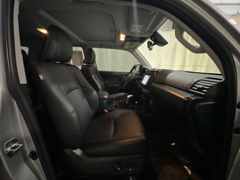 Used 2022 Toyota 4Runner TRD Off-Road Premium w/ TRD Black Wheel Package (TMS) AWD/4WD image 36