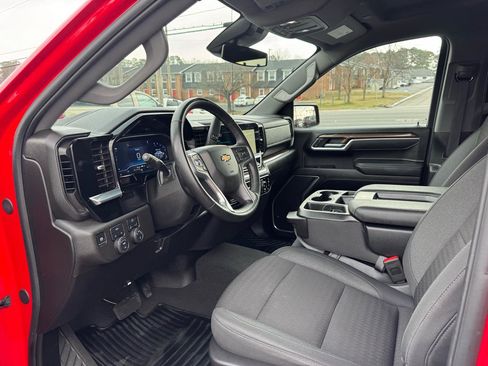 Used 2025 Chevrolet Silverado 1500 LT image 15
