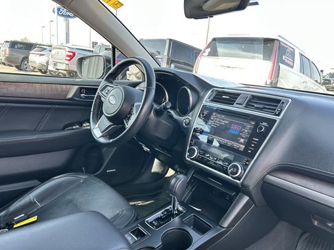 Used 2018 Subaru Outback 3.6R Limited AWD/4WD image 14