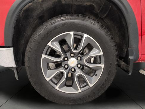 Used 2024 Chevrolet Silverado 1500 LT AWD/4WD image 4