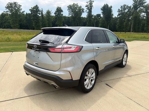 Used 2022 Ford Edge Titanium AWD/4WD image 5