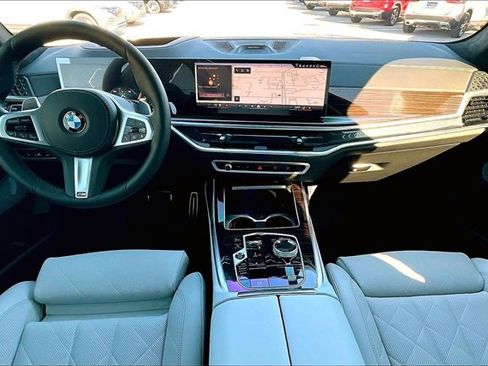 Used 2026 BMW X7 xDrive40i w/ Executive Package image 7
