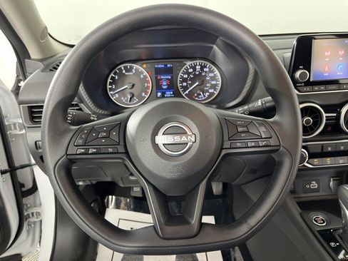Used 2025 Nissan Sentra S FWD image 17