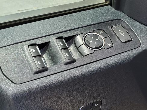 Used 2022 Ford F350 Lariat w/ Lariat Value Package AWD/4WD image 16