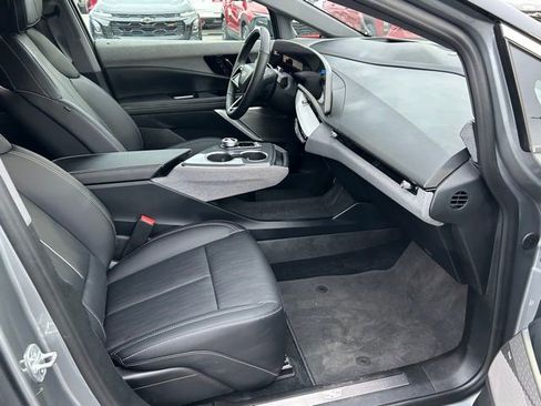 Used 2025 Cadillac Optiq Luxury 2 w/ LPO, ONYX Package image 12