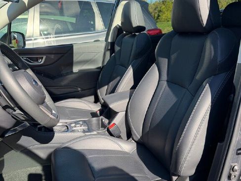 Used 2022 Subaru Forester Touring image 7