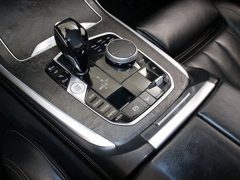 Used 2019 BMW X7 xDrive50i w/ Dynamic Handling Package image 21