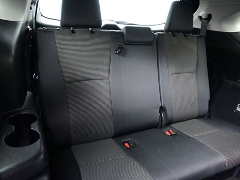 Used 2024 Toyota Highlander LE AWD/4WD image 17