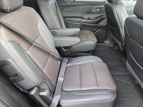 Used 2022 Chevrolet Traverse High Country image 36