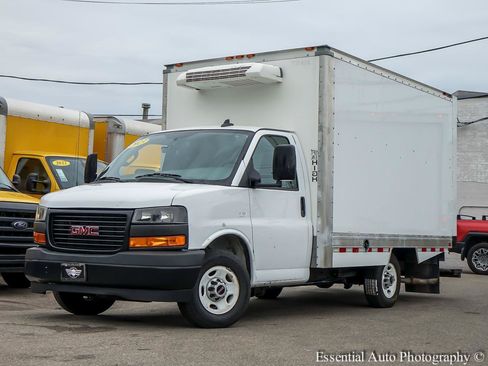 Used 2023 GMC Savana 3500 w/ Power Convenience Package RWD image 2