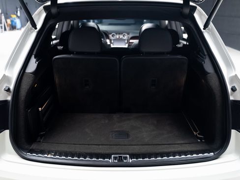 Used 2018 Bentley Bentayga AWD/4WD image 73
