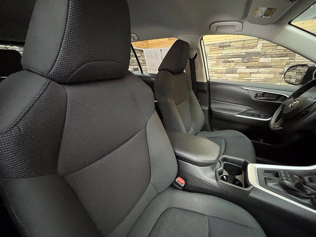 Used 2019 Toyota RAV4 LE w/ All Weather Liner Package AWD/4WD image 30