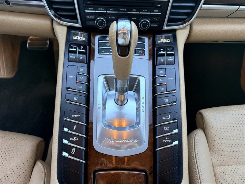 Used 2013 Porsche Panamera S RWD image 17