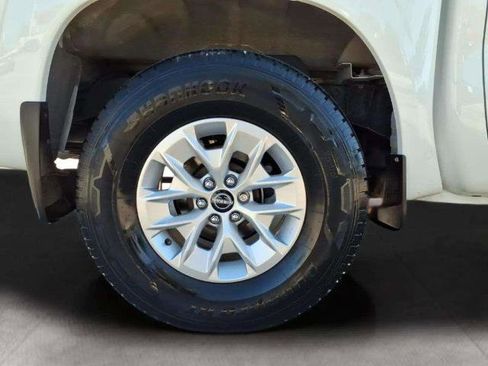 Certified 2024 Nissan Frontier SV w/ Technology Package image 19