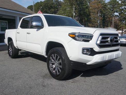 Used 2021 Toyota Tacoma Limited image 10