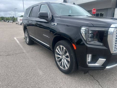 Used 2022 GMC Yukon Denali AWD/4WD image 4