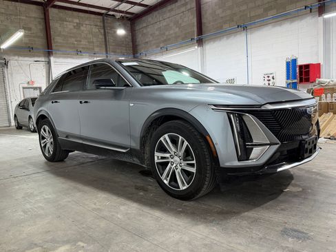 Certified 2024 Cadillac Lyriq Tech w/ Driver Assist Package RWD image 7
