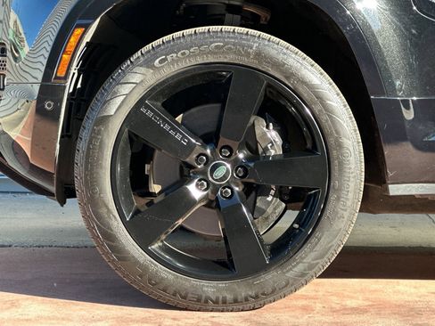 Used 2023 Land Rover Defender 110 V8 image 13