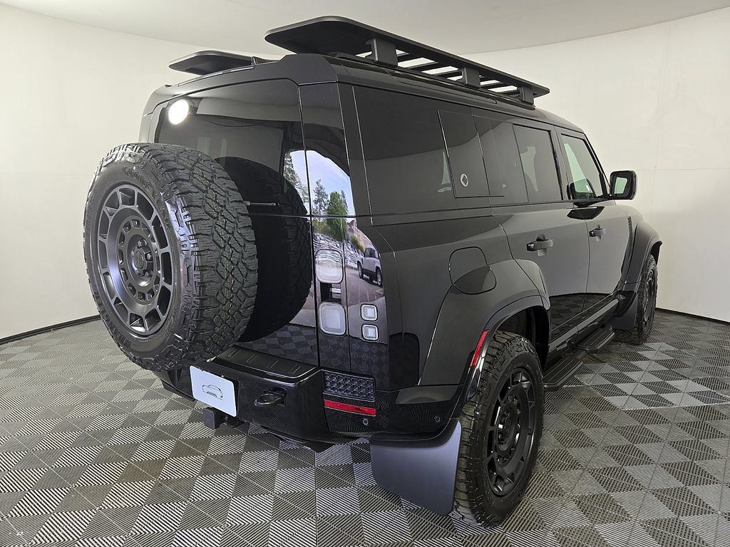 New 2026 Land Rover Defender 110 OCTA AWD/4WD image 5