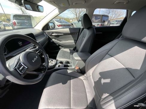 Used 2025 Kia Seltos SX image 28