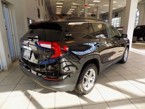 Used 2023 GMC Terrain SLE w/ Driver Convenience Package image 7