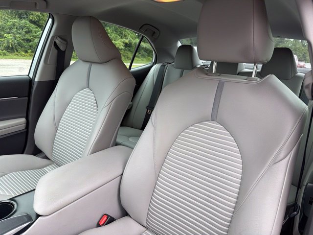 Used 2020 Toyota Camry SE FWD image 22
