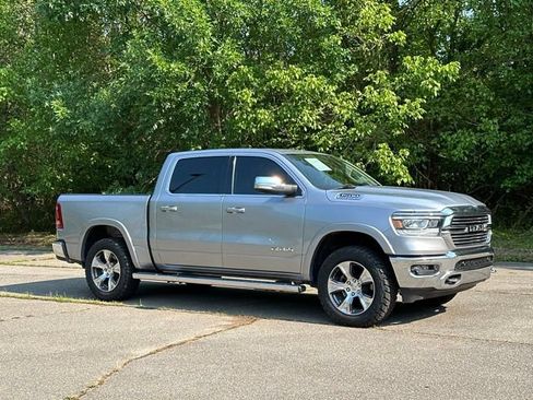 Used 2022 RAM 1500 Laramie AWD/4WD image 7