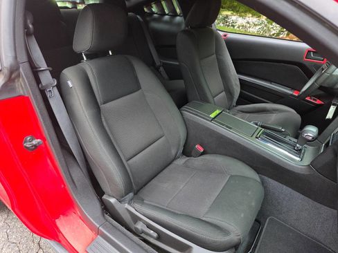 Used 2011 Ford Mustang GT RWD image 29