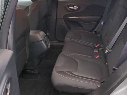 Used 2016 Jeep Cherokee Latitude w/ Comfort/Convenience Group image 20