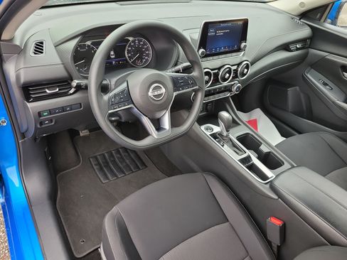 Used 2025 Nissan Sentra SV FWD image 8