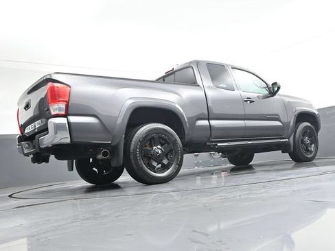 Used 2016 Toyota Tacoma SR5 w/ SR5 Appearance Package (SN) AWD/4WD image 30
