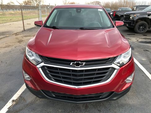 Used 2019 Chevrolet Equinox LT image 2