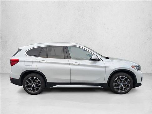 Used 2022 BMW X1 sDrive28i image 2