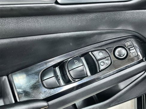 Used 2024 Nissan Altima 2.5 SR image 12