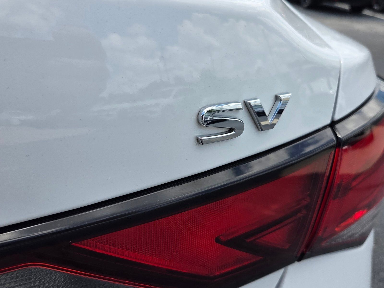 Used 2024 Nissan Sentra SV FWD image 11