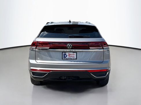 Used 2024 Volkswagen Atlas Cross Sport SE FWD image 6