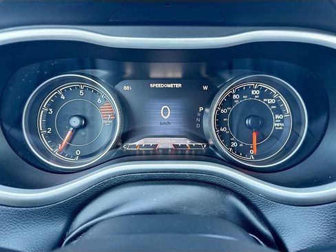 Used 2016 Jeep Cherokee Trailhawk AWD/4WD image 14