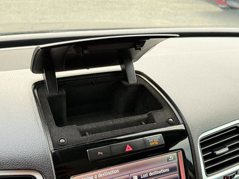 Used 2012 Volkswagen Touareg VR6 image 68