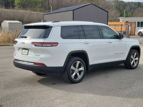 Used 2024 Jeep Grand Cherokee L Limited image 3