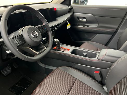 New 2026 Nissan Kicks SR w/ Cold Weather Package AWD/4WD image 11