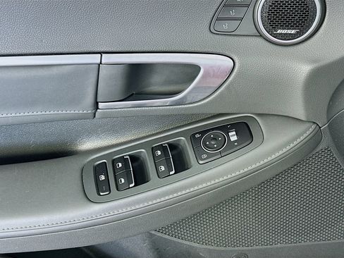 Used 2021 Hyundai Sonata Limited w/ Preferred Accessory Package FWD image 18