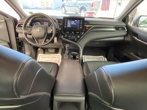 Used 2021 Toyota Camry SE FWD image 13
