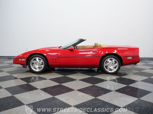 Used 1990 Chevrolet Corvette Convertible RWD image 9