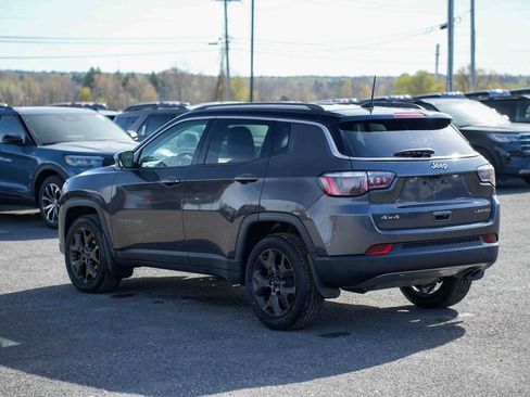 Used 2018 Jeep Compass Limited w/ Navigation Group AWD/4WD image 7